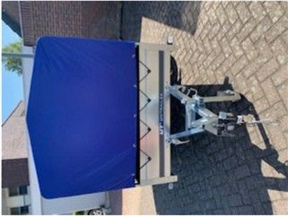 Enkelassige kipperaanhanger GARDEN TRAILER 230 KIPP met steunwiel en H-800 frame met blauwe kap